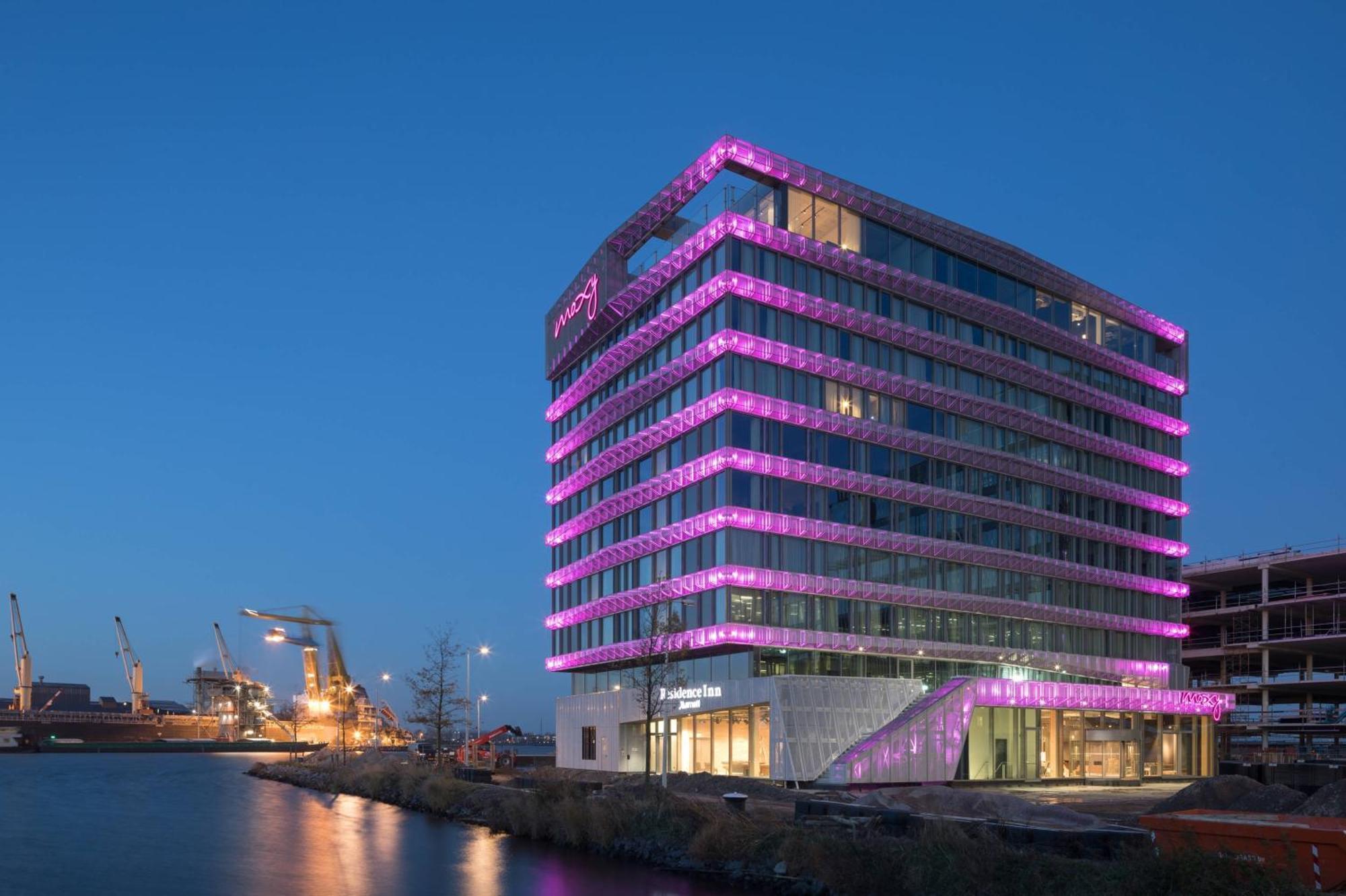 Hotel Moxy Houthavens Ámsterdam